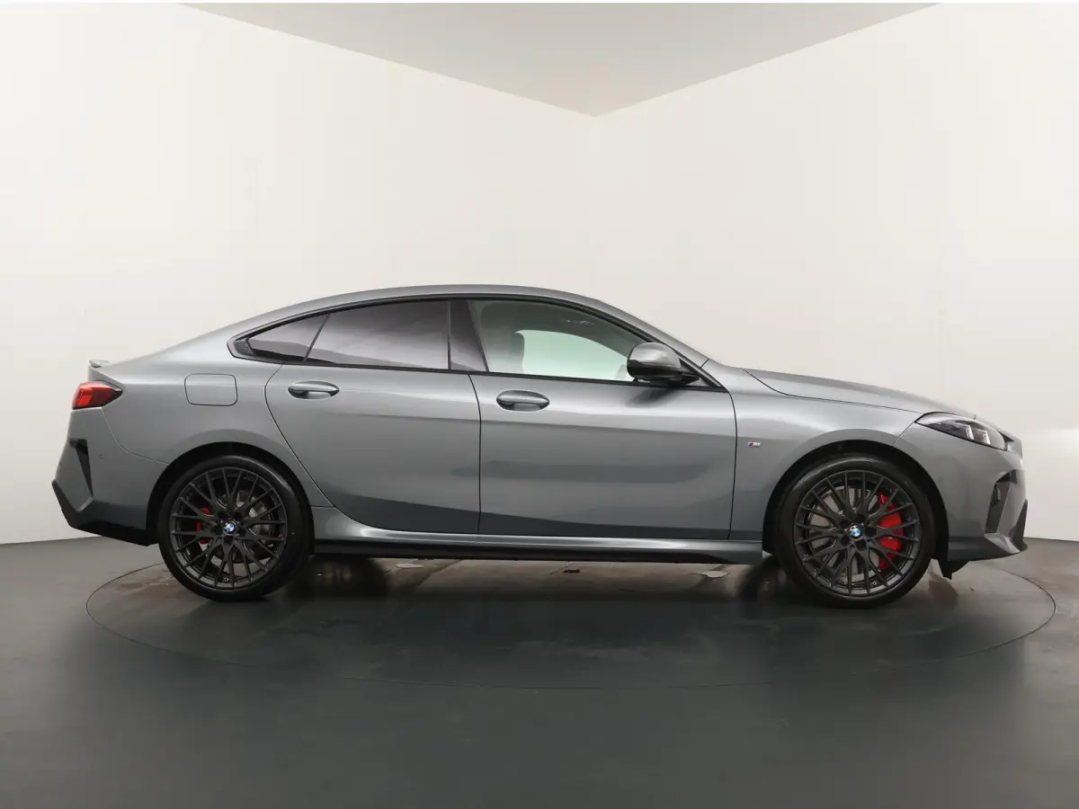 223 xDrive | M-Sport | Comfort Access | Harman Kardon | Adaptive Cruise | Stoelverwarming |