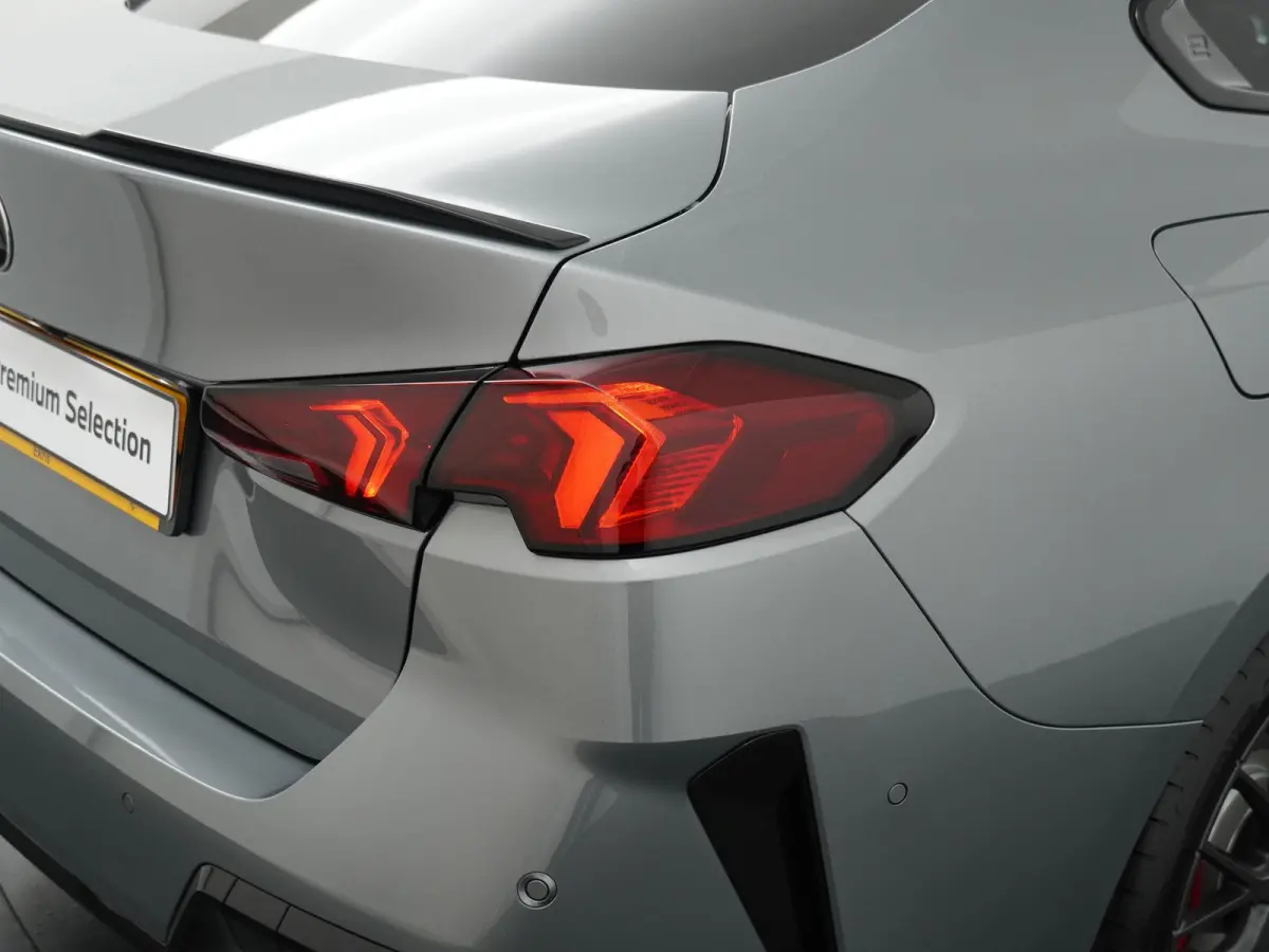 223 xDrive | M-Sport | Comfort Access | Harman Kardon | Adaptive Cruise | Stoelverwarming |
