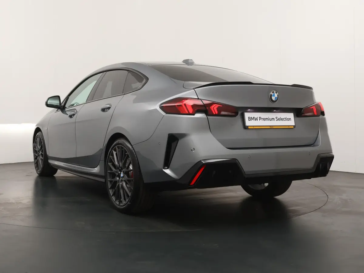 223 xDrive | M-Sport | Comfort Access | Harman Kardon | Adaptive Cruise | Stoelverwarming |