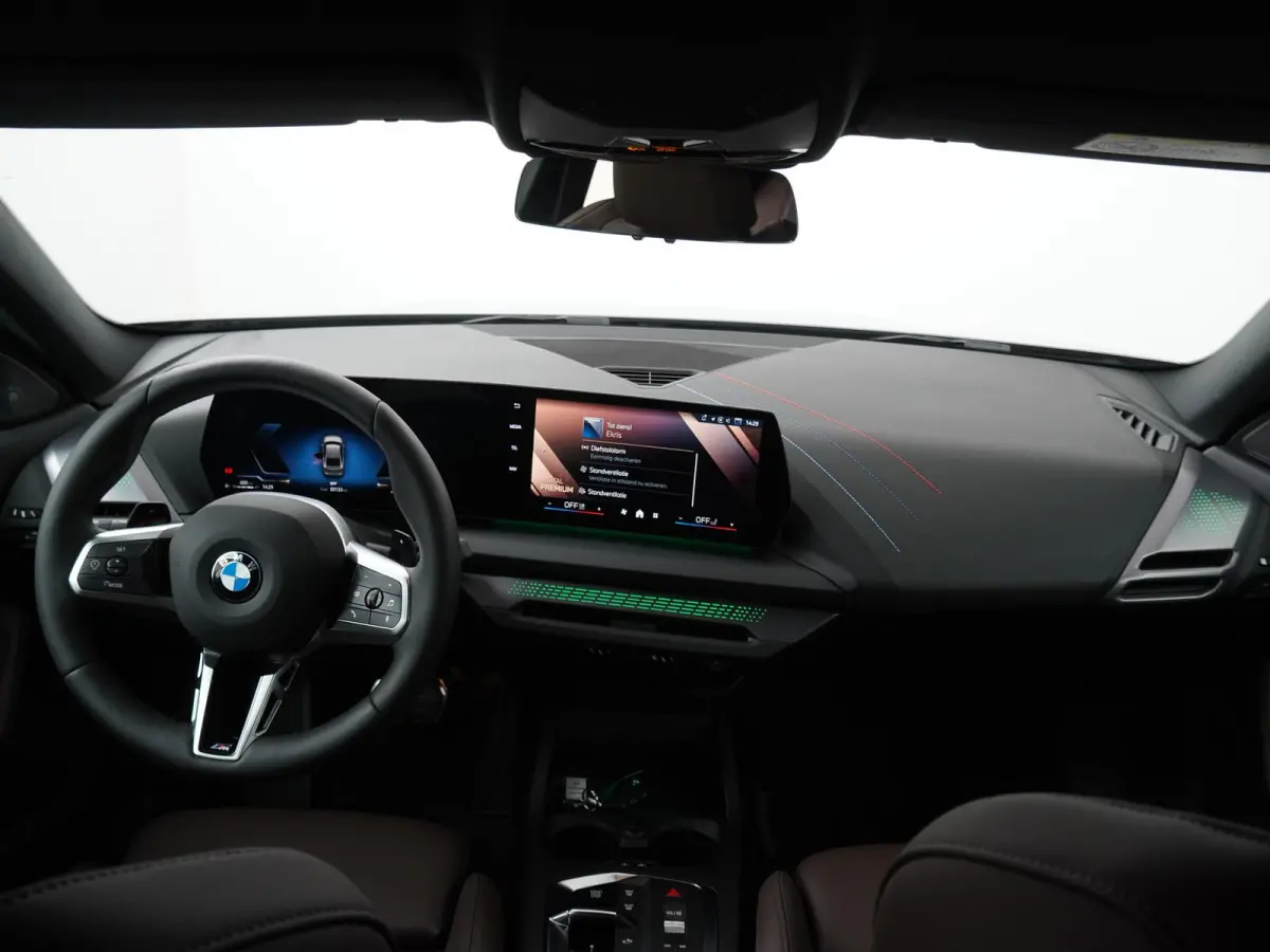 223 xDrive | M-Sport | Comfort Access | Harman Kardon | Adaptive Cruise | Stoelverwarming |