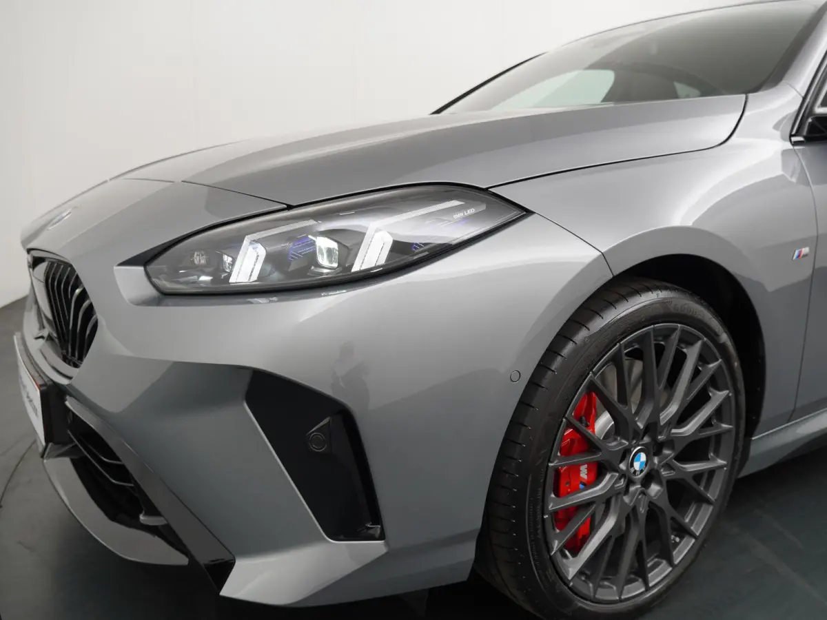 223 xDrive | M-Sport | Comfort Access | Harman Kardon | Adaptive Cruise | Stoelverwarming |