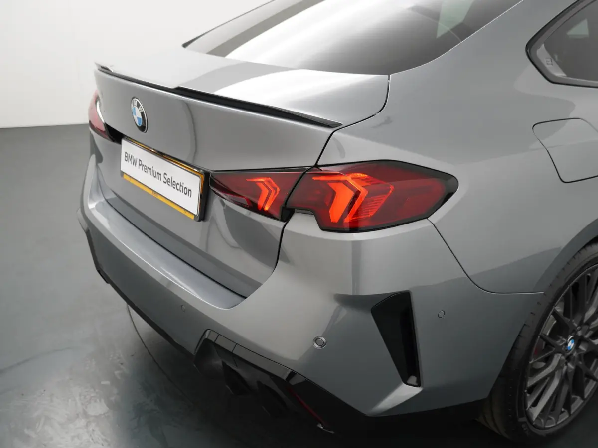 223 xDrive | M-Sport | Comfort Access | Harman Kardon | Adaptive Cruise | Stoelverwarming |