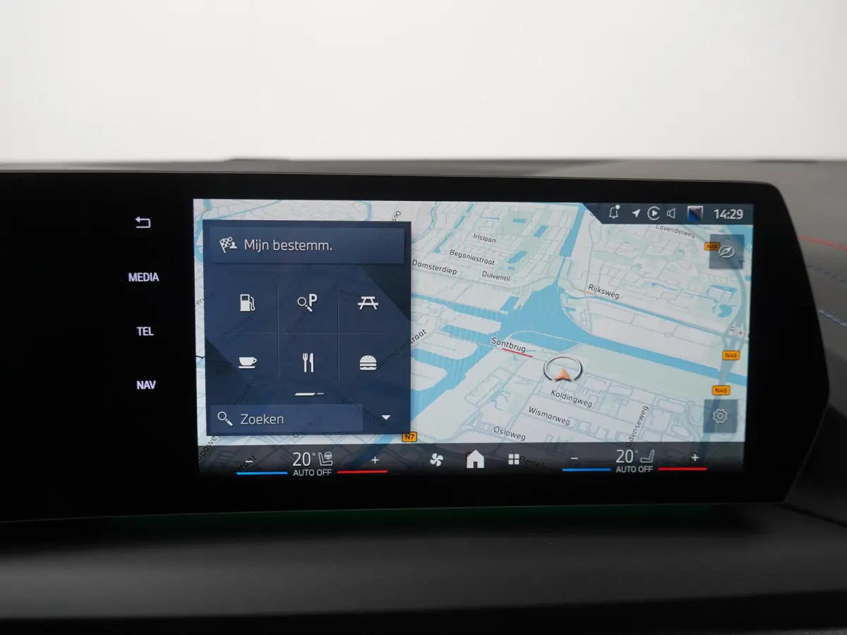 223 xDrive | M-Sport | Comfort Access | Harman Kardon | Adaptive Cruise | Stoelverwarming |