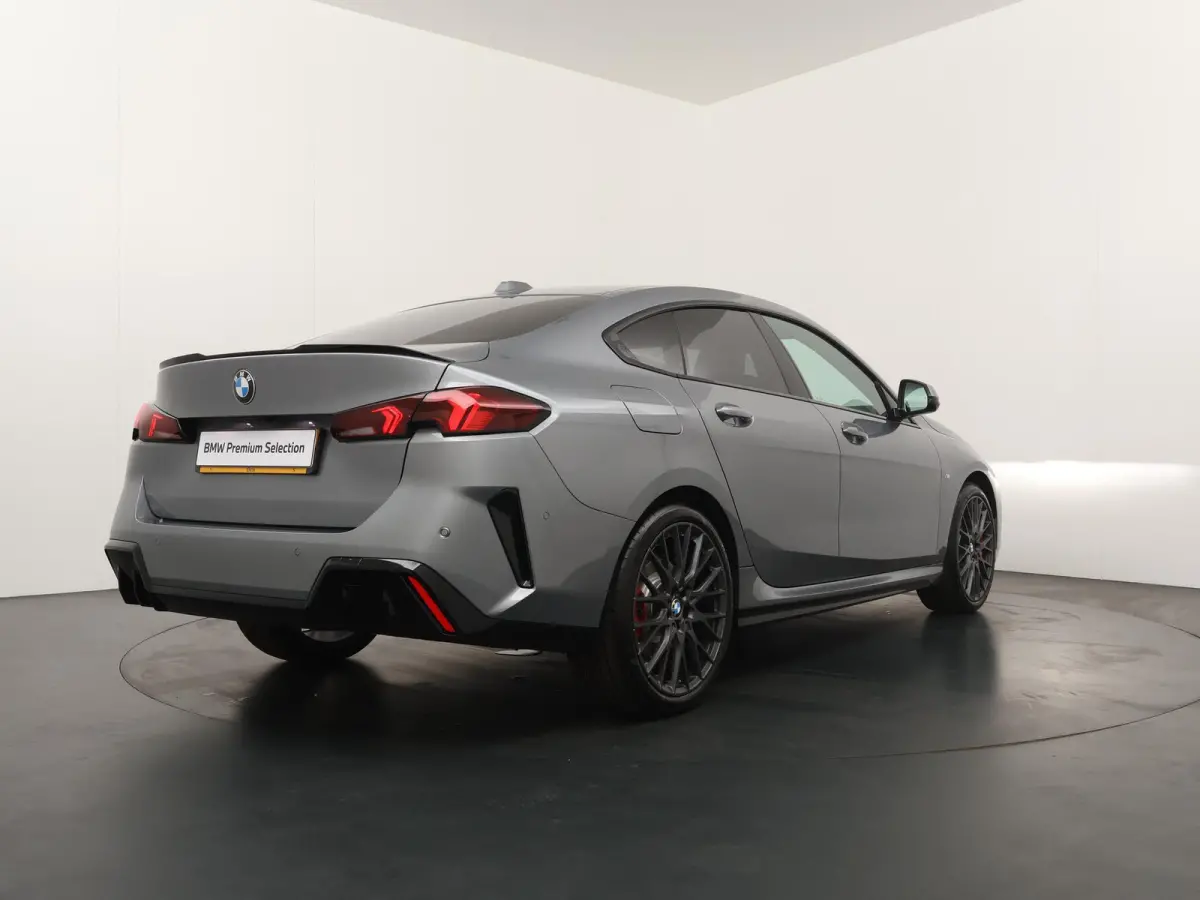 223 xDrive | M-Sport | Comfort Access | Harman Kardon | Adaptive Cruise | Stoelverwarming |