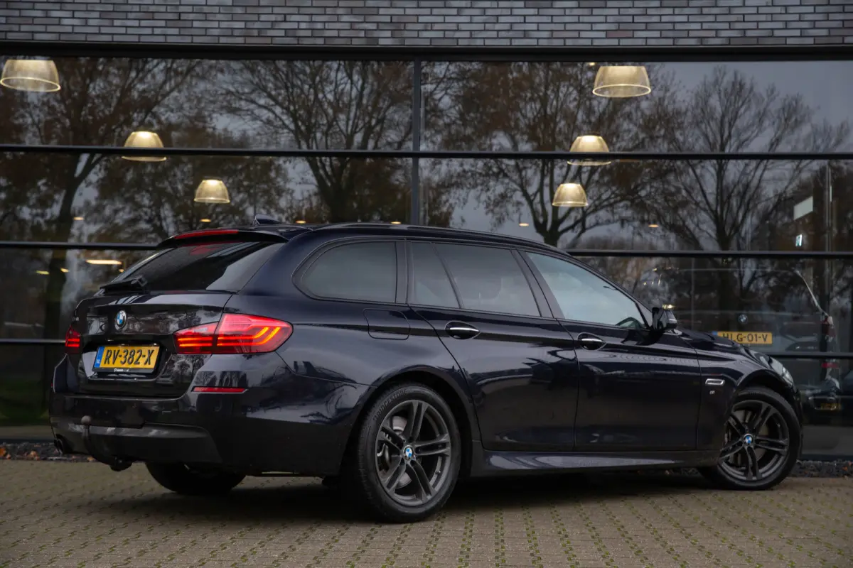 530xd M Sport Edition High Executive , Panoramadak, Adap. cruise, Trekhaak,