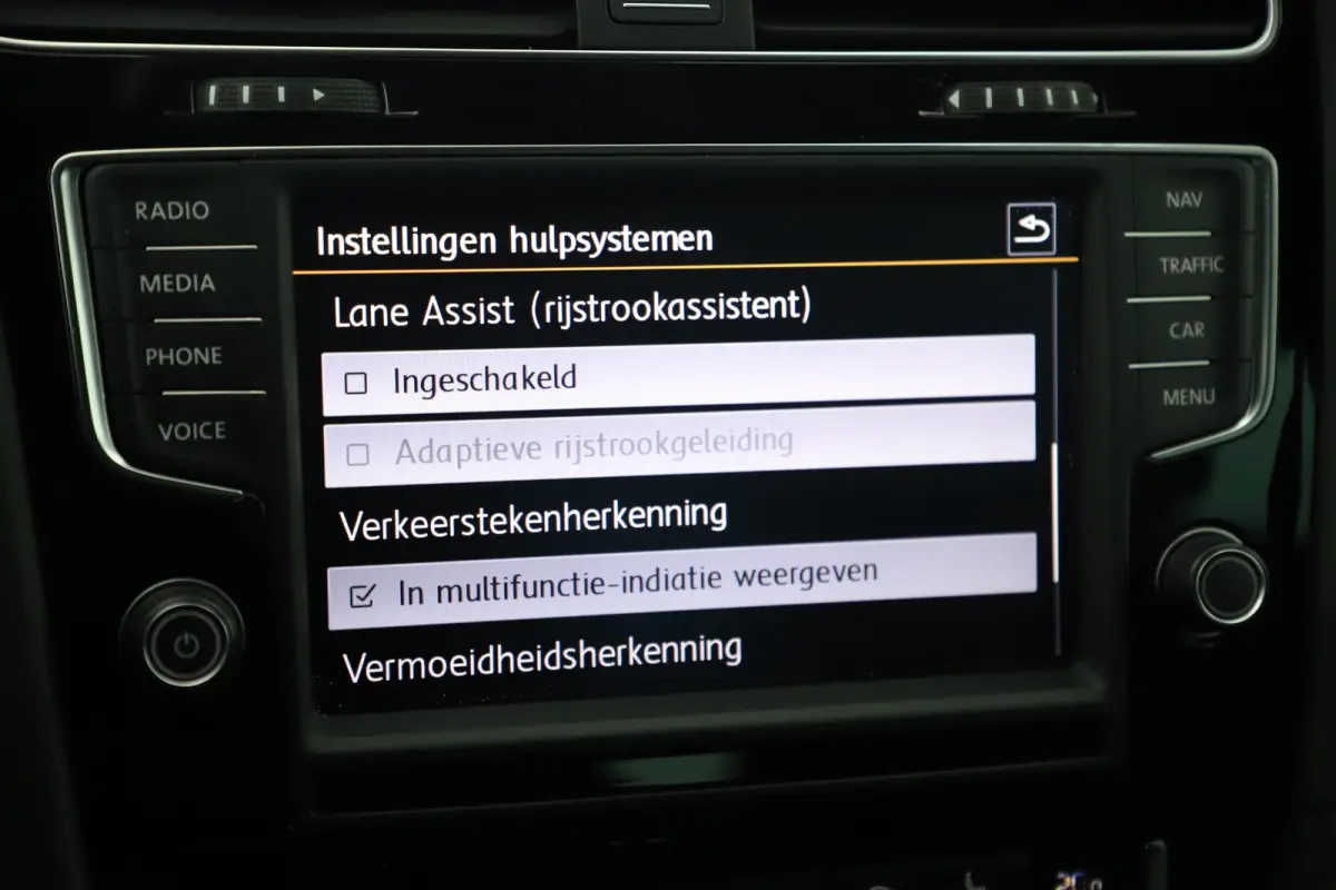 2.0 TSI R 4Motion 301PK DSG Automaat DCC Lederen Bekleding 19 inch Xenon LED Keyless Navigatie Achteruitrijcamera Bluetooth Stoelverwarming