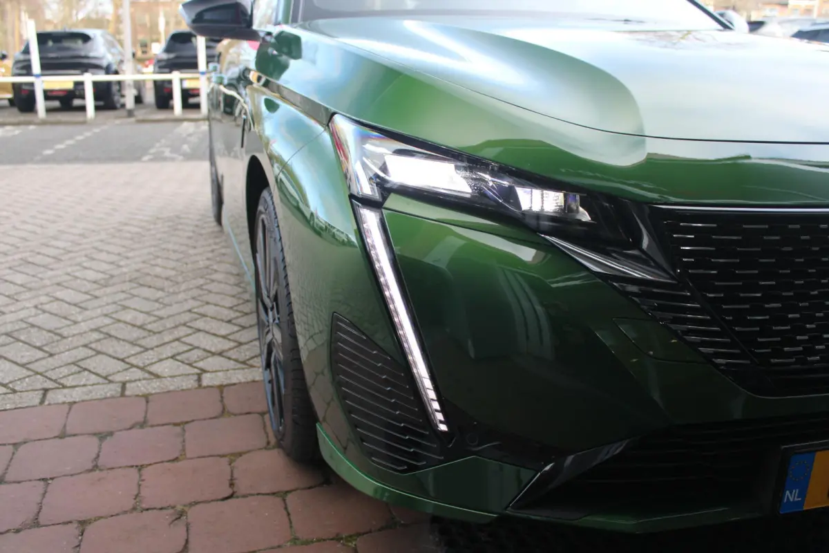 1.6 Plug-in Hybrid 225PK GT | ELEKTRISCH BEDIENBARE BESTUURDERSSTOEL MET GEHEUGENFUNCTIE | VOORSTOELEN MET VERWARMING EN MASSAGE FUNCTIE | 360° CAMERA | PARKEERSENSOREN VOOR + ACHTER | NAVI