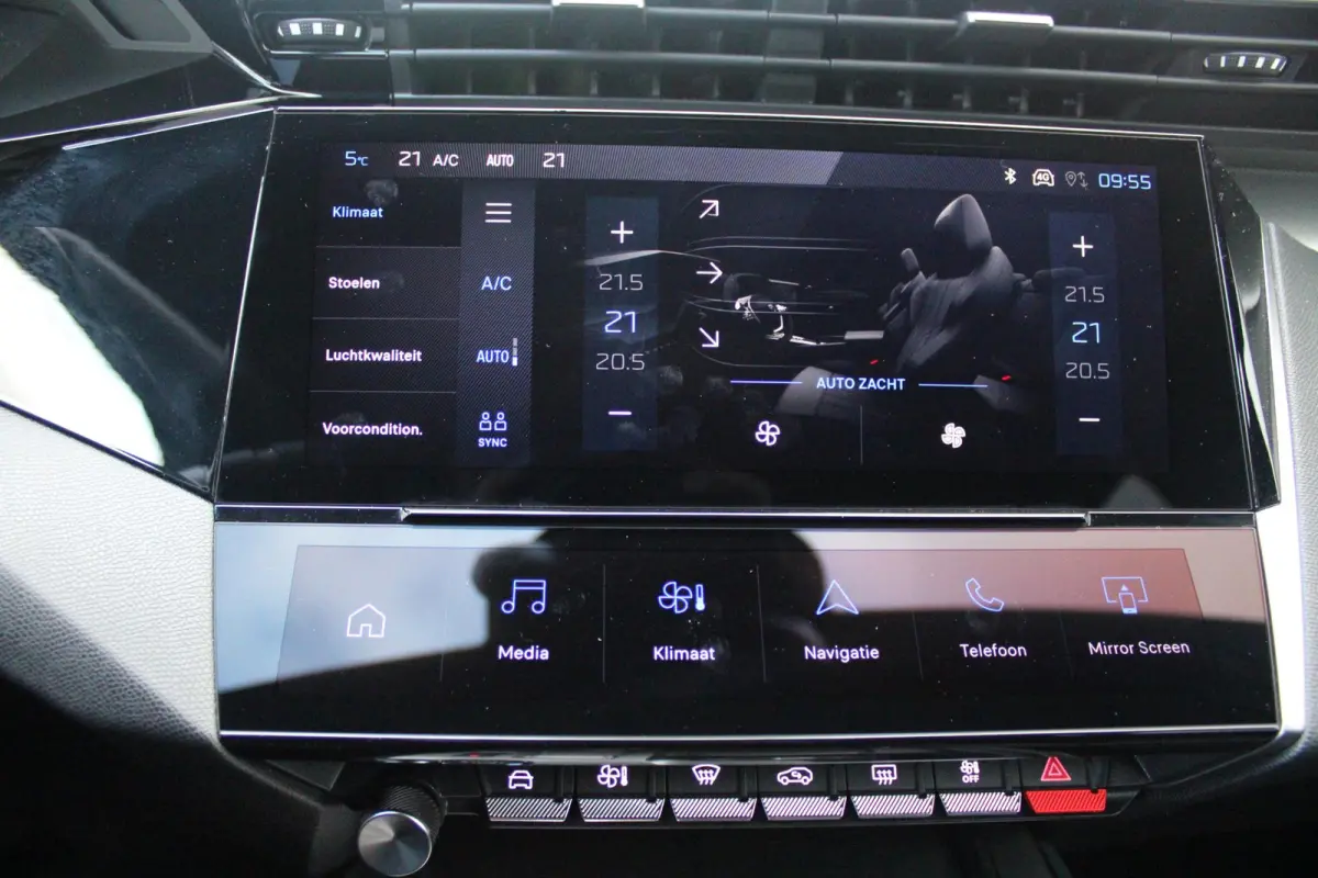1.6 Plug-in Hybrid 225PK GT | ELEKTRISCH BEDIENBARE BESTUURDERSSTOEL MET GEHEUGENFUNCTIE | VOORSTOELEN MET VERWARMING EN MASSAGE FUNCTIE | 360° CAMERA | PARKEERSENSOREN VOOR + ACHTER | NAVI