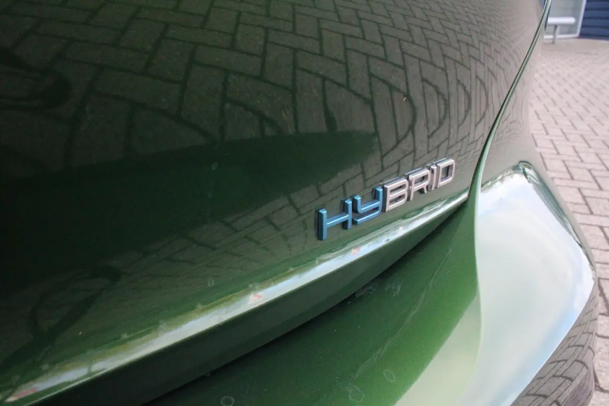 1.6 Plug-in Hybrid 225PK GT | ELEKTRISCH BEDIENBARE BESTUURDERSSTOEL MET GEHEUGENFUNCTIE | VOORSTOELEN MET VERWARMING EN MASSAGE FUNCTIE | 360° CAMERA | PARKEERSENSOREN VOOR + ACHTER | NAVI
