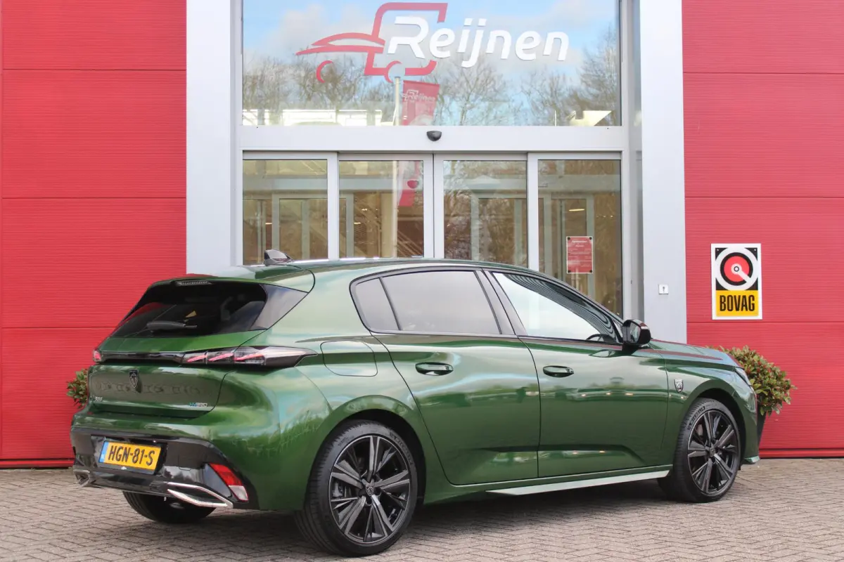 1.6 Plug-in Hybrid 225PK GT | ELEKTRISCH BEDIENBARE BESTUURDERSSTOEL MET GEHEUGENFUNCTIE | VOORSTOELEN MET VERWARMING EN MASSAGE FUNCTIE | 360° CAMERA | PARKEERSENSOREN VOOR + ACHTER | NAVI