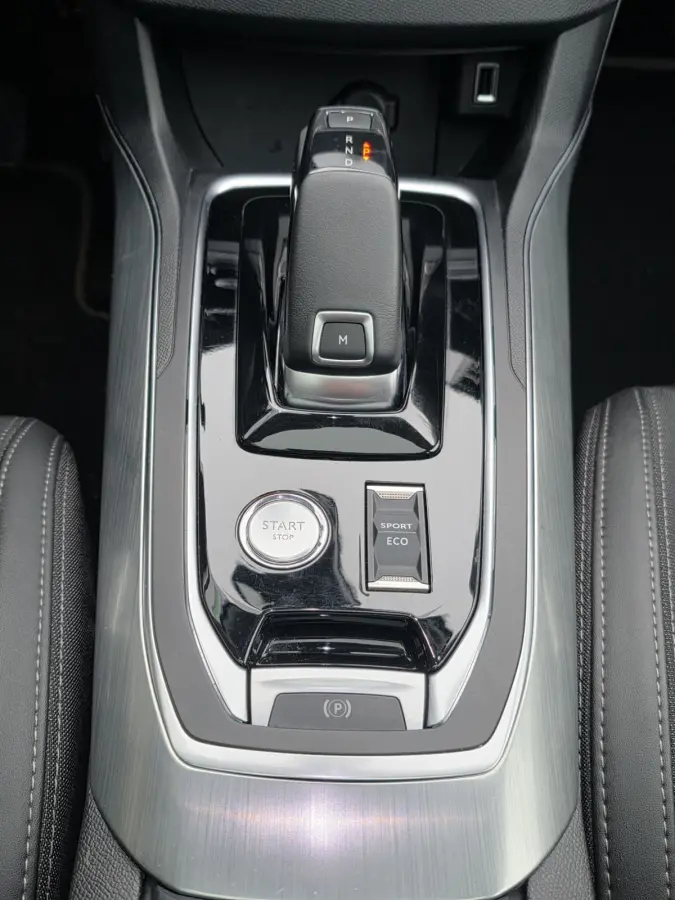 1.2 e-THP Allure Automaat – CarPlay – Trekhaak – pano –