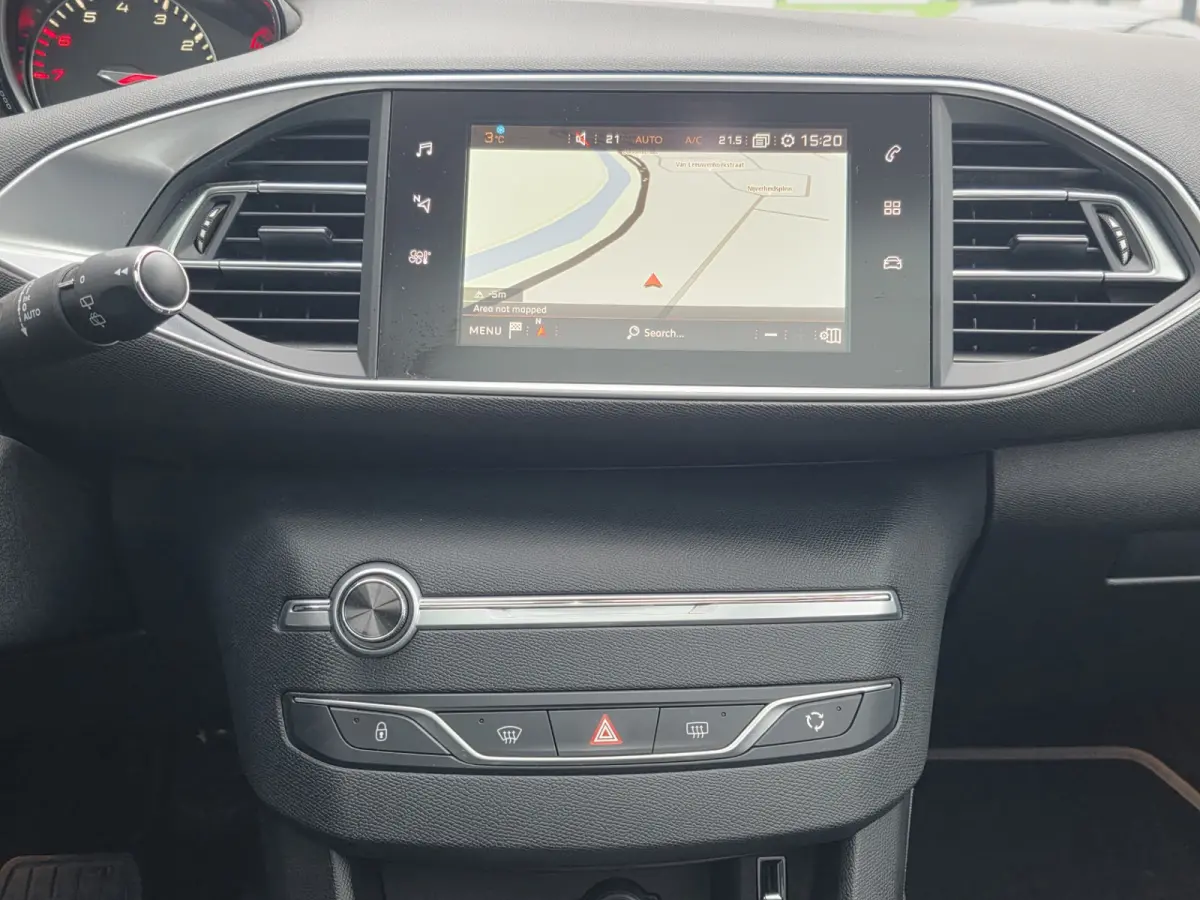 1.2 e-THP Allure Automaat – CarPlay – Trekhaak – pano –