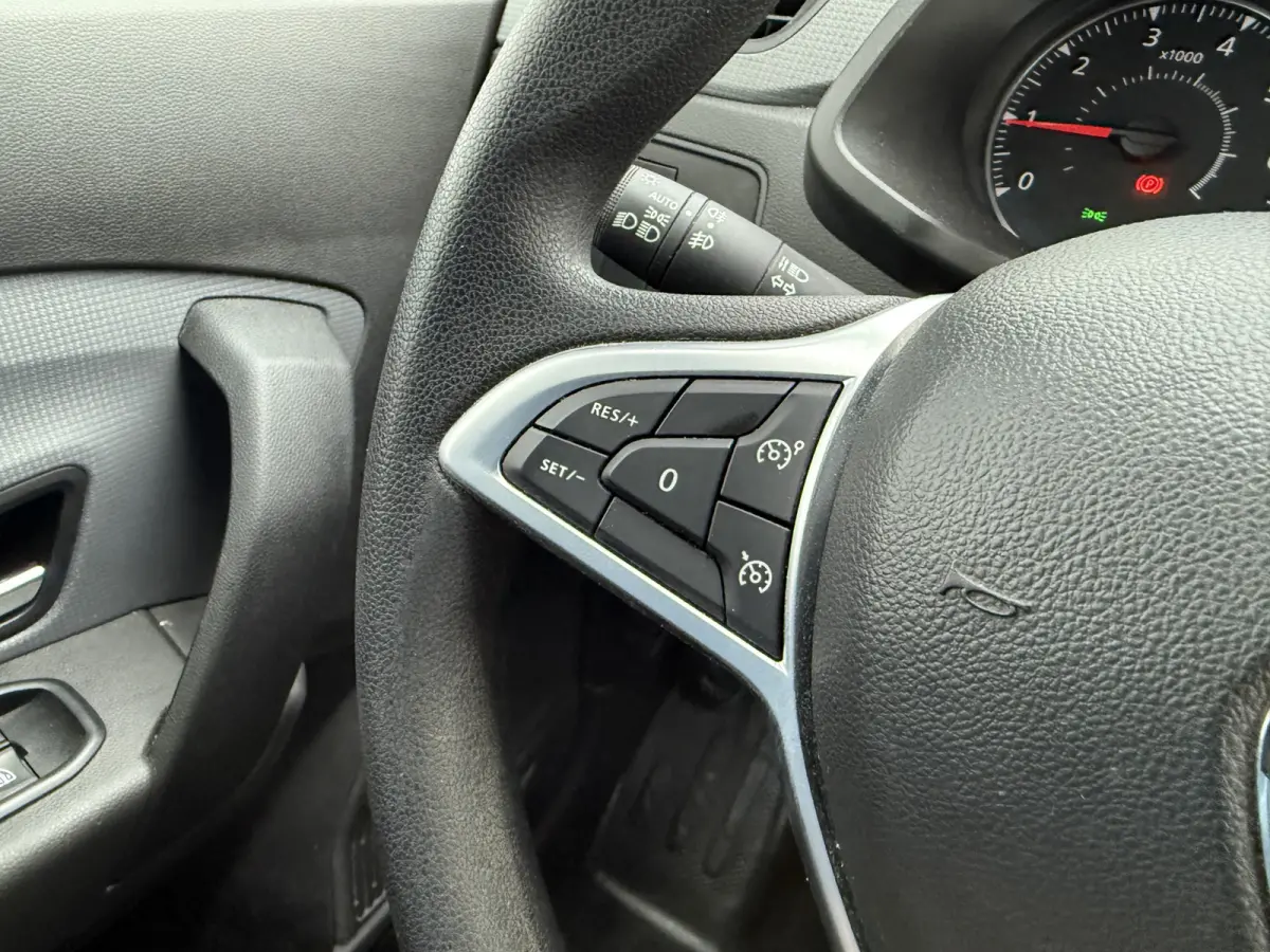 1.3 TCe 100 Comfort **Benzine** L1 Airco Cruise Control Parkeersensoren Camera