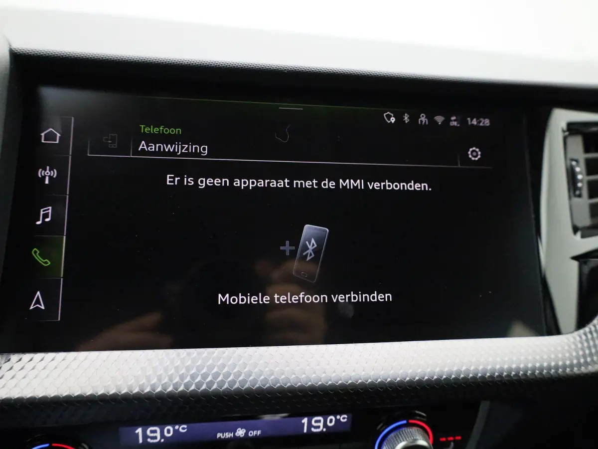 30 TFSI Advanced edition l Cruise control l Airco l Stoelverwarming l Apple Carplay / Android Auto l Parkeersensoren l Audi virtual cockpit l Bluetooth l Lichtmetalen wielen