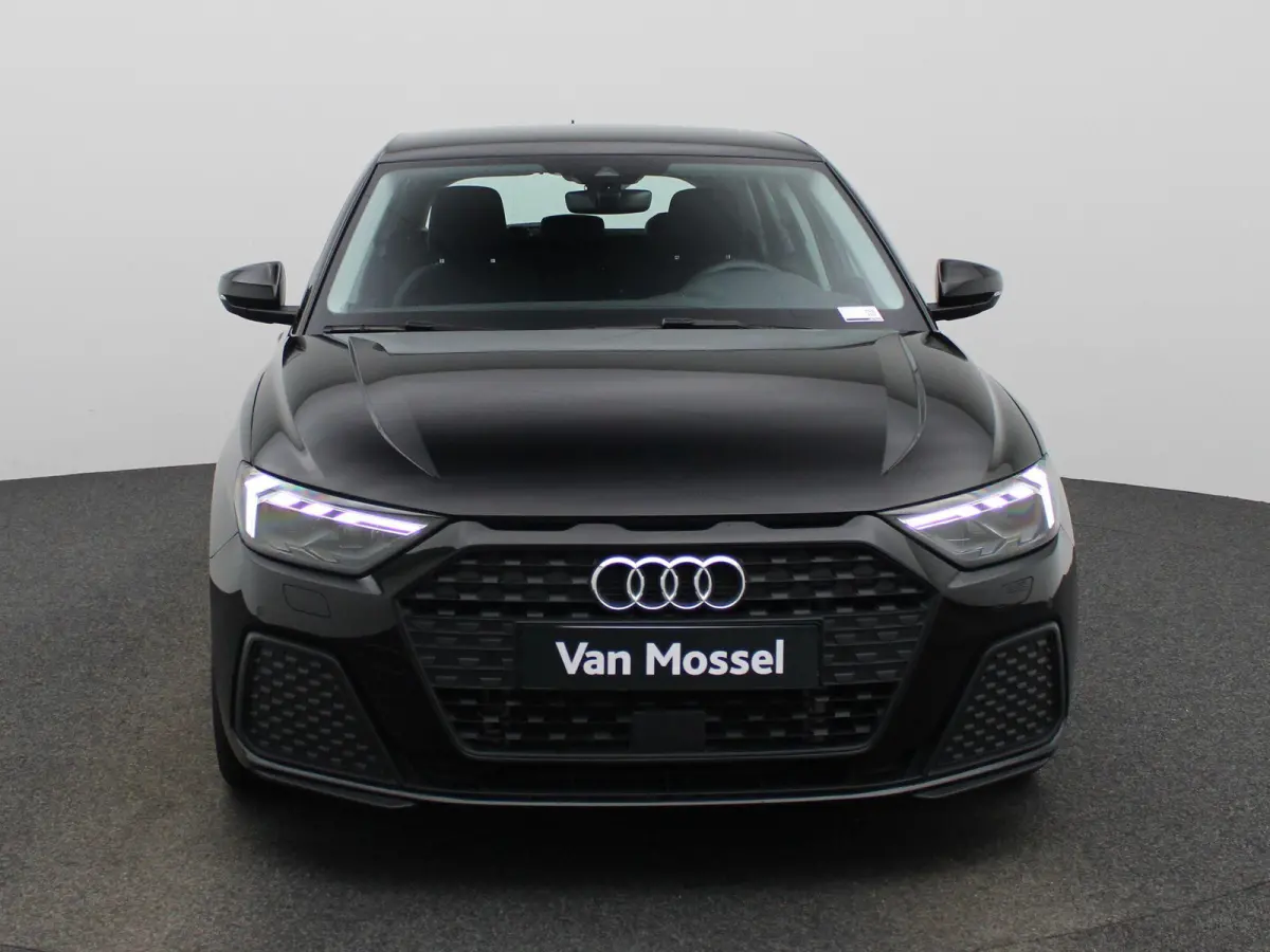 30 TFSI Advanced edition l Cruise control l Airco l Stoelverwarming l Apple Carplay / Android Auto l Parkeersensoren l Audi virtual cockpit l Bluetooth l Lichtmetalen wielen