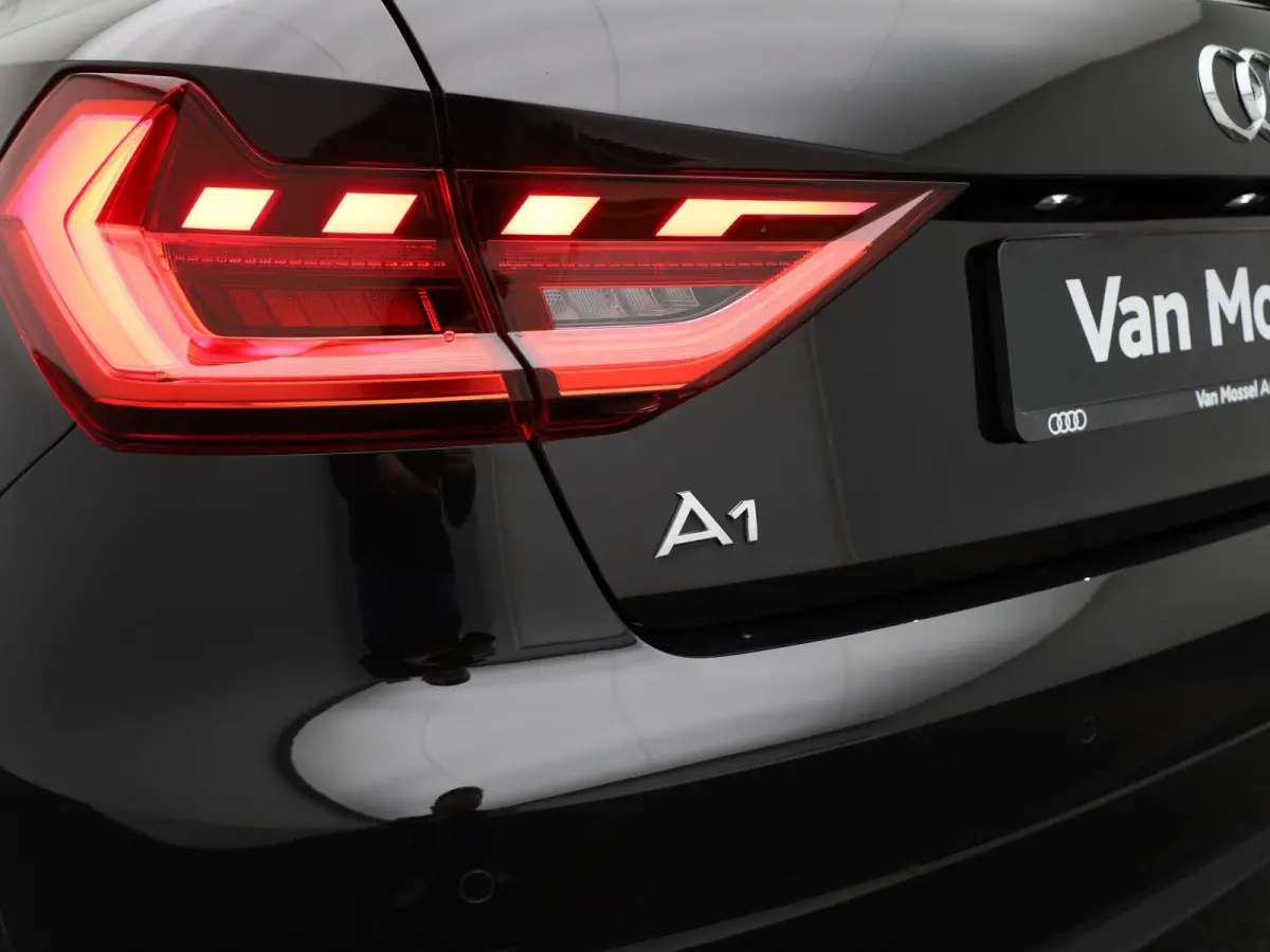 30 TFSI Advanced edition l Cruise control l Airco l Stoelverwarming l Apple Carplay / Android Auto l Parkeersensoren l Audi virtual cockpit l Bluetooth l Lichtmetalen wielen