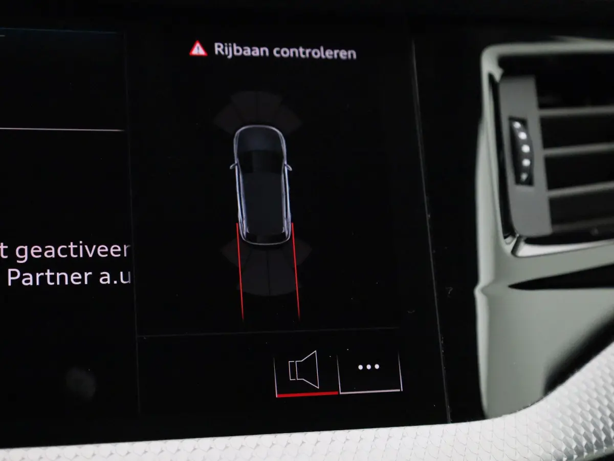 30 TFSI Advanced edition l Cruise control l Airco l Stoelverwarming l Apple Carplay / Android Auto l Parkeersensoren l Audi virtual cockpit l Bluetooth l Lichtmetalen wielen
