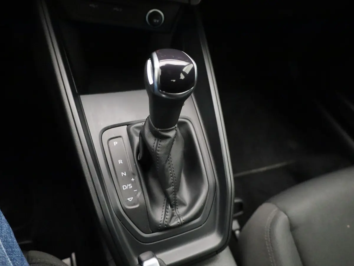 30 TFSI Advanced edition l Cruise control l Airco l Stoelverwarming l Apple Carplay / Android Auto l Parkeersensoren l Audi virtual cockpit l Bluetooth l Lichtmetalen wielen