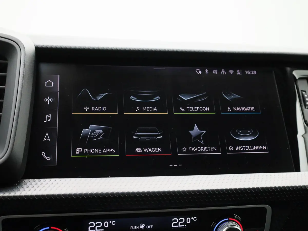 30 TFSI Advanced edition l Cruise control l Stoelverwarming l Airco l Apple Carplay / Android Auto l Dimbare binnenspiegel l Parkeersensoren l Ledkoplampen l Bluetooth l Lichtmetalen wielen