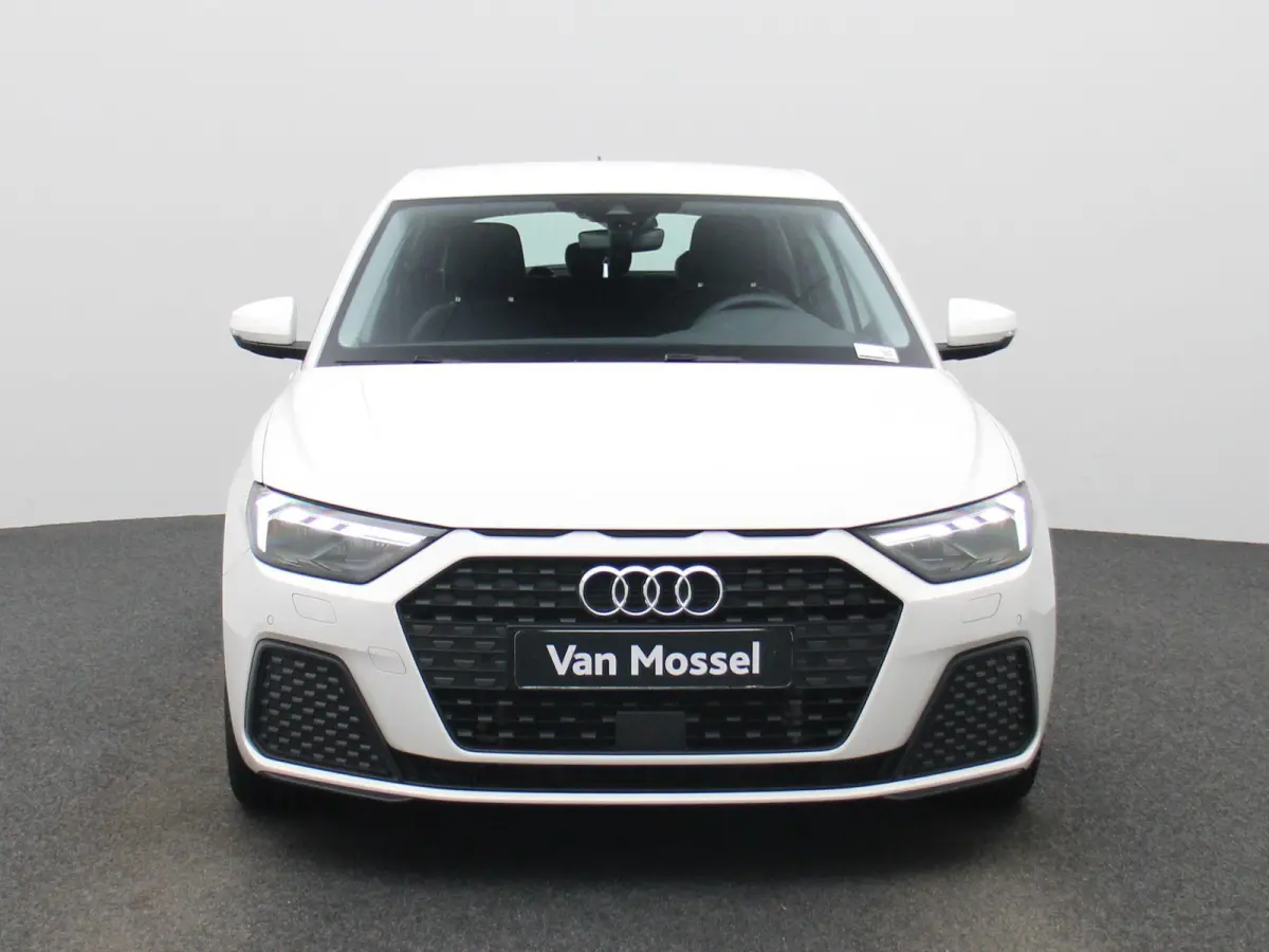 30 TFSI Advanced edition l Cruise control l Stoelverwarming l Airco l Apple Carplay / Android Auto l Dimbare binnenspiegel l Parkeersensoren l Ledkoplampen l Bluetooth l Lichtmetalen wielen