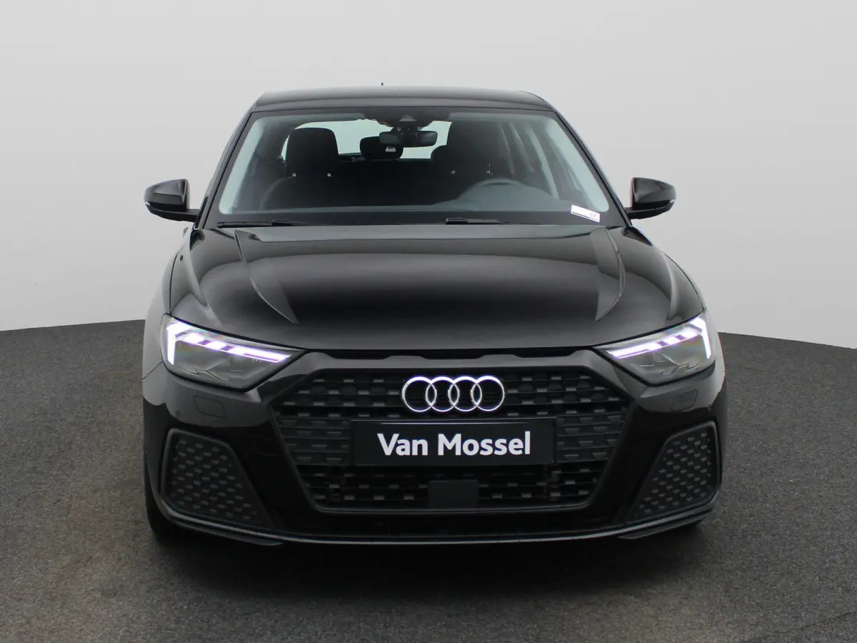 30 TFSI Advanced edition l Cruise control l Airco l Apple Carplay / Android Auto l Stoelverwarming l Audi virtual cockpit l Bluetooth l Ledkoplampen l Lichtmetalen wielen