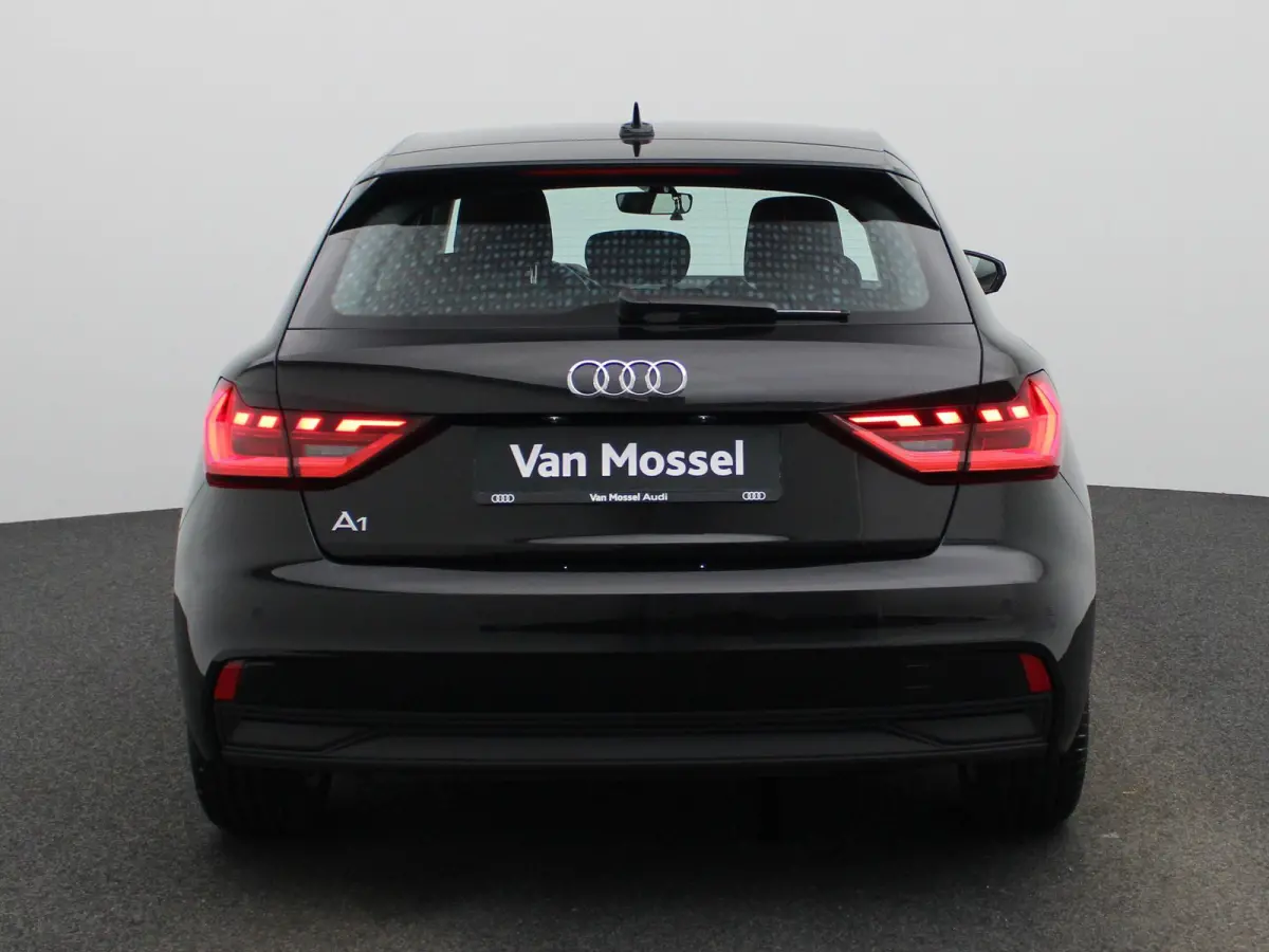 30 TFSI Advanced edition l Cruise control l Airco l Apple Carplay / Android Auto l Stoelverwarming l Audi virtual cockpit l Bluetooth l Ledkoplampen l Lichtmetalen wielen