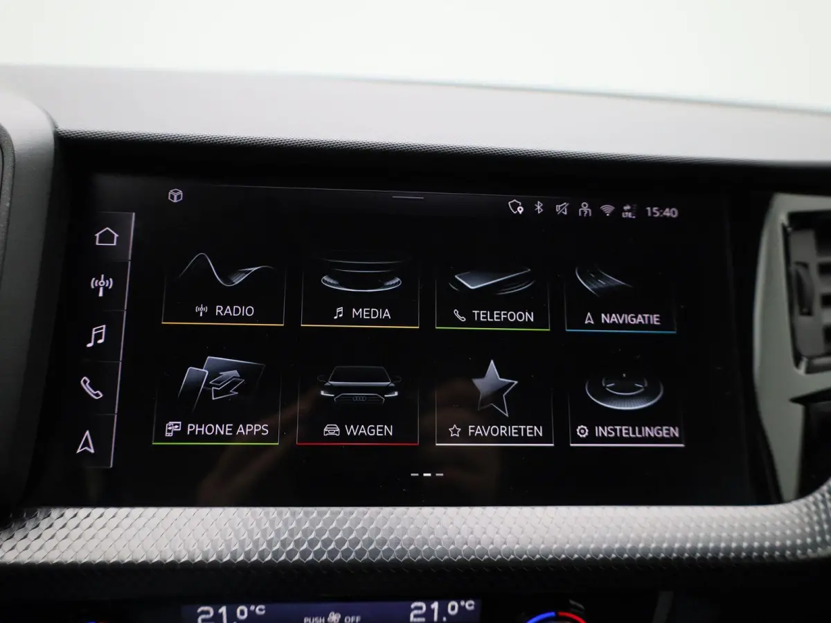 30 TFSI Advanced edition l Cruise control l Airco l Apple Carplay / Android Auto l Stoelverwarming l Audi virtual cockpit l Bluetooth l Ledkoplampen l Lichtmetalen wielen