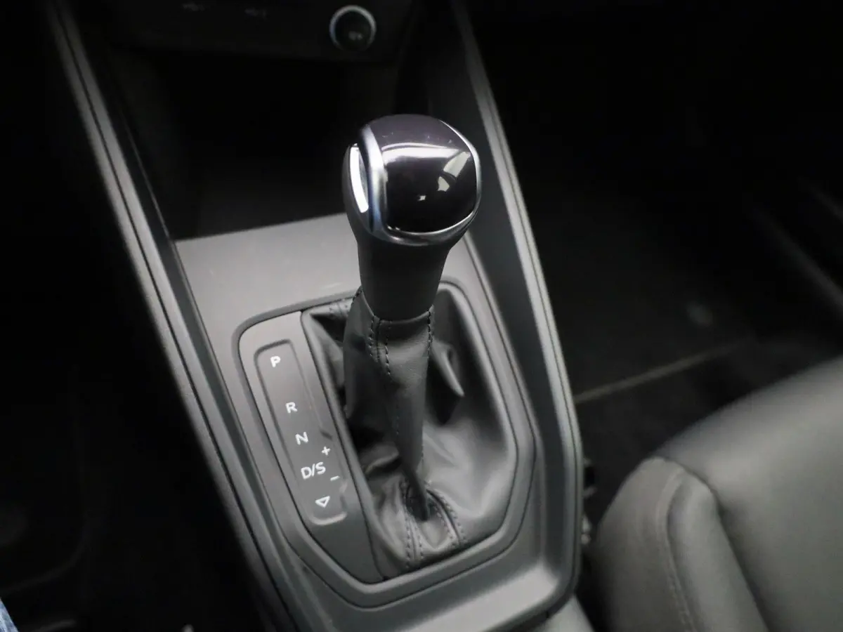 30 TFSI Advanced edition l Cruise control l Airco l Apple Carplay / Android Auto l Stoelverwarming l Audi virtual cockpit l Bluetooth l Ledkoplampen l Lichtmetalen wielen