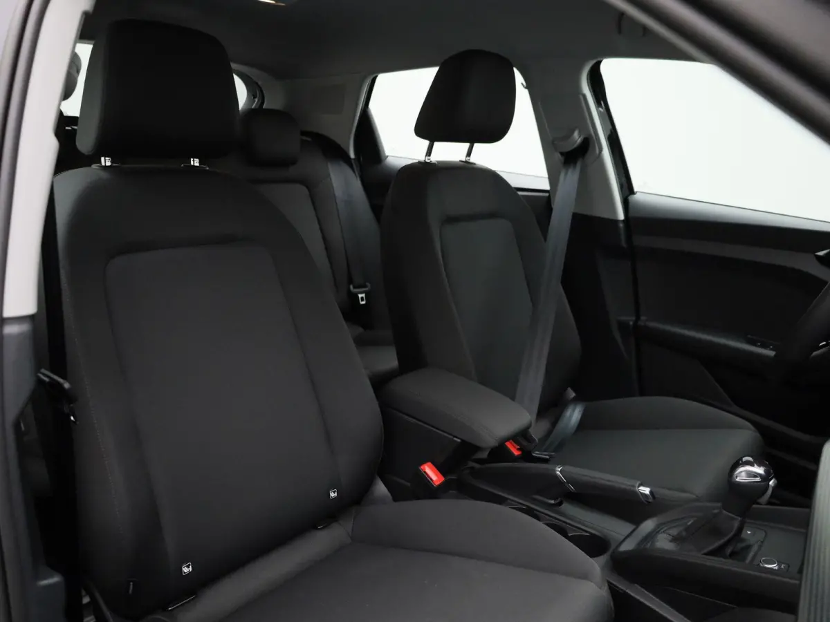 30 TFSI Advanced edition l Cruise control l Airco l Apple Carplay / Android Auto l Stoelverwarming l Audi virtual cockpit l Bluetooth l Ledkoplampen l Lichtmetalen wielen
