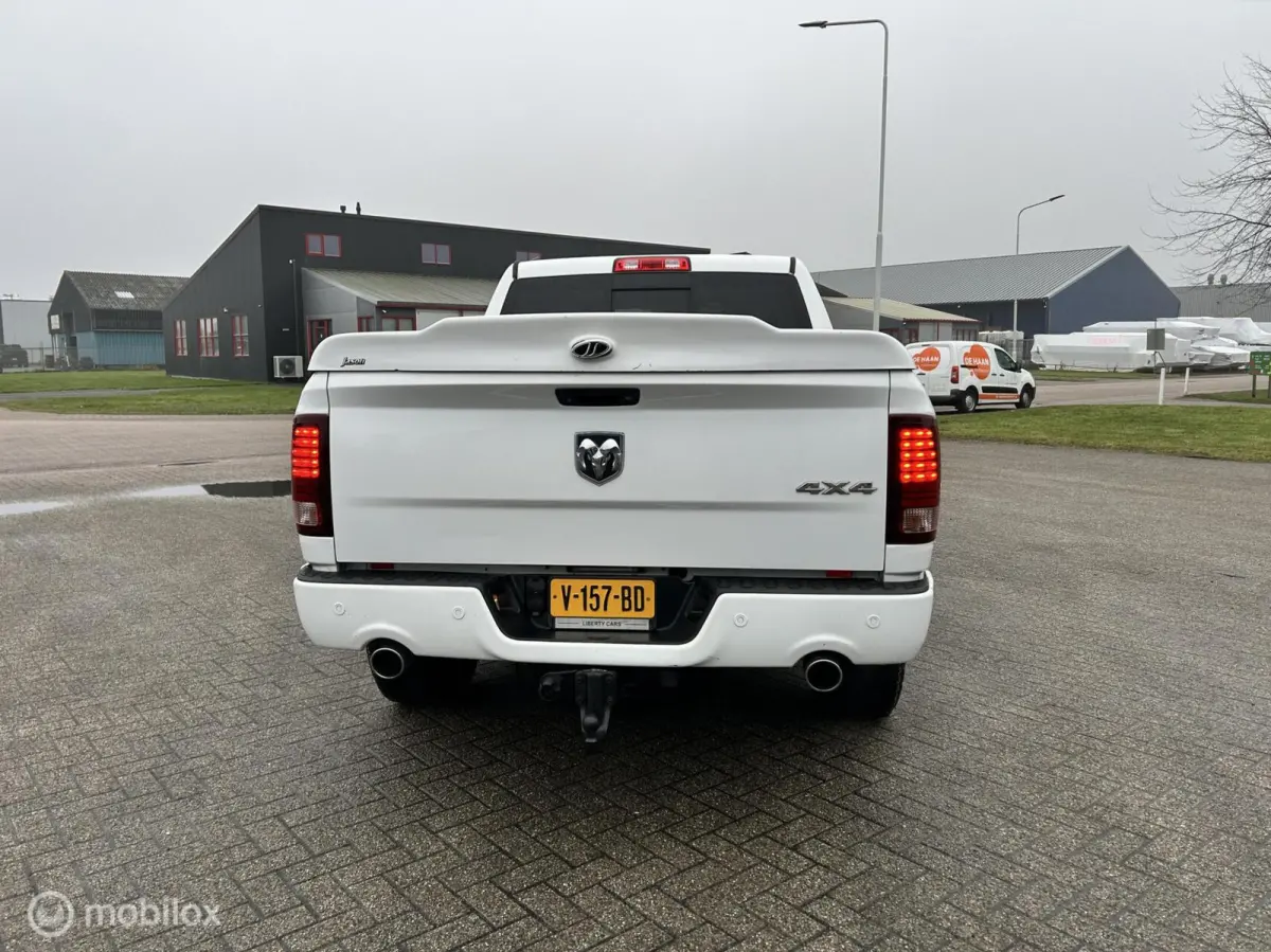1500 Sport 5.7 V8 Crew Cab 6'4 lpg 4x4