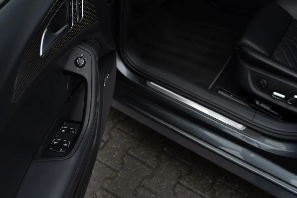 3.0 TDI BiT Quattro Competition 327PK|Facelift|2e Eig|BTW|RS Zetels|Pano|Nachtzicht|HUD|Trekhaak|LED|Daytona Grey|Volledig Onderhouden