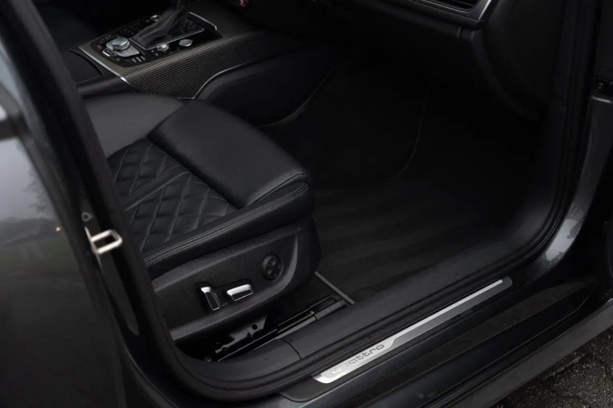 3.0 TDI BiT Quattro Competition 327PK|Facelift|2e Eig|BTW|RS Zetels|Pano|Nachtzicht|HUD|Trekhaak|LED|Daytona Grey|Volledig Onderhouden