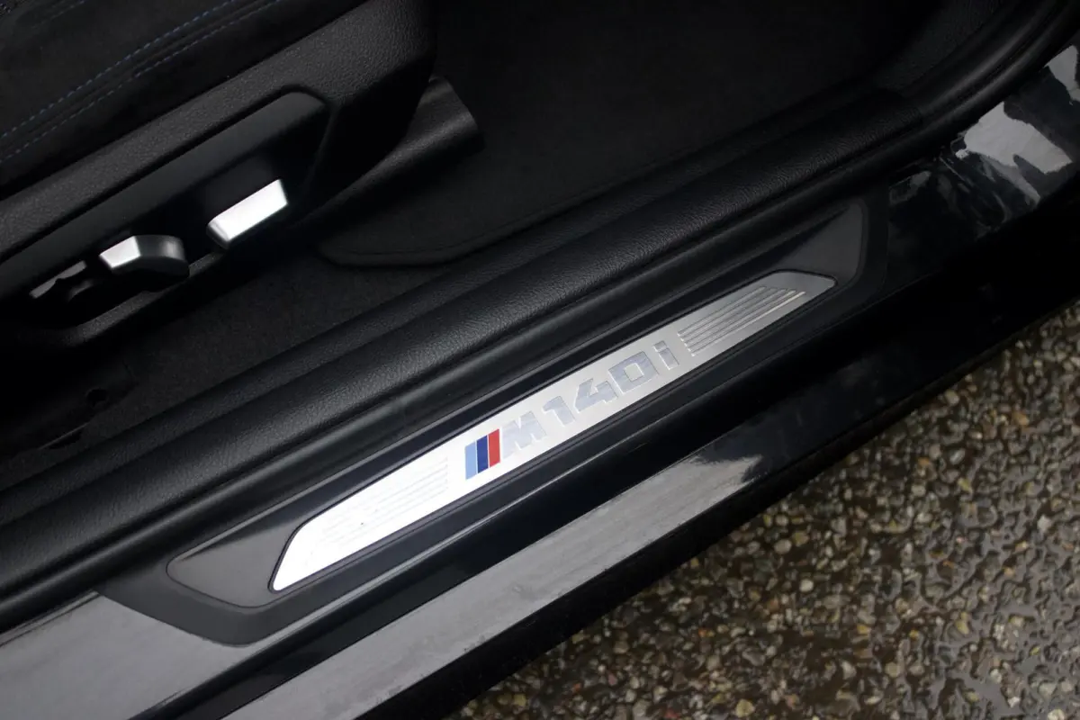 M140i xDrive Edition Shadow High Executive