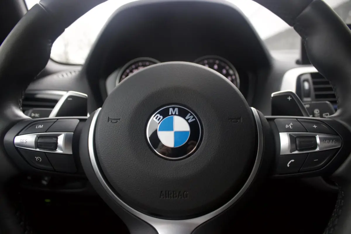 M140i xDrive Edition Shadow High Executive