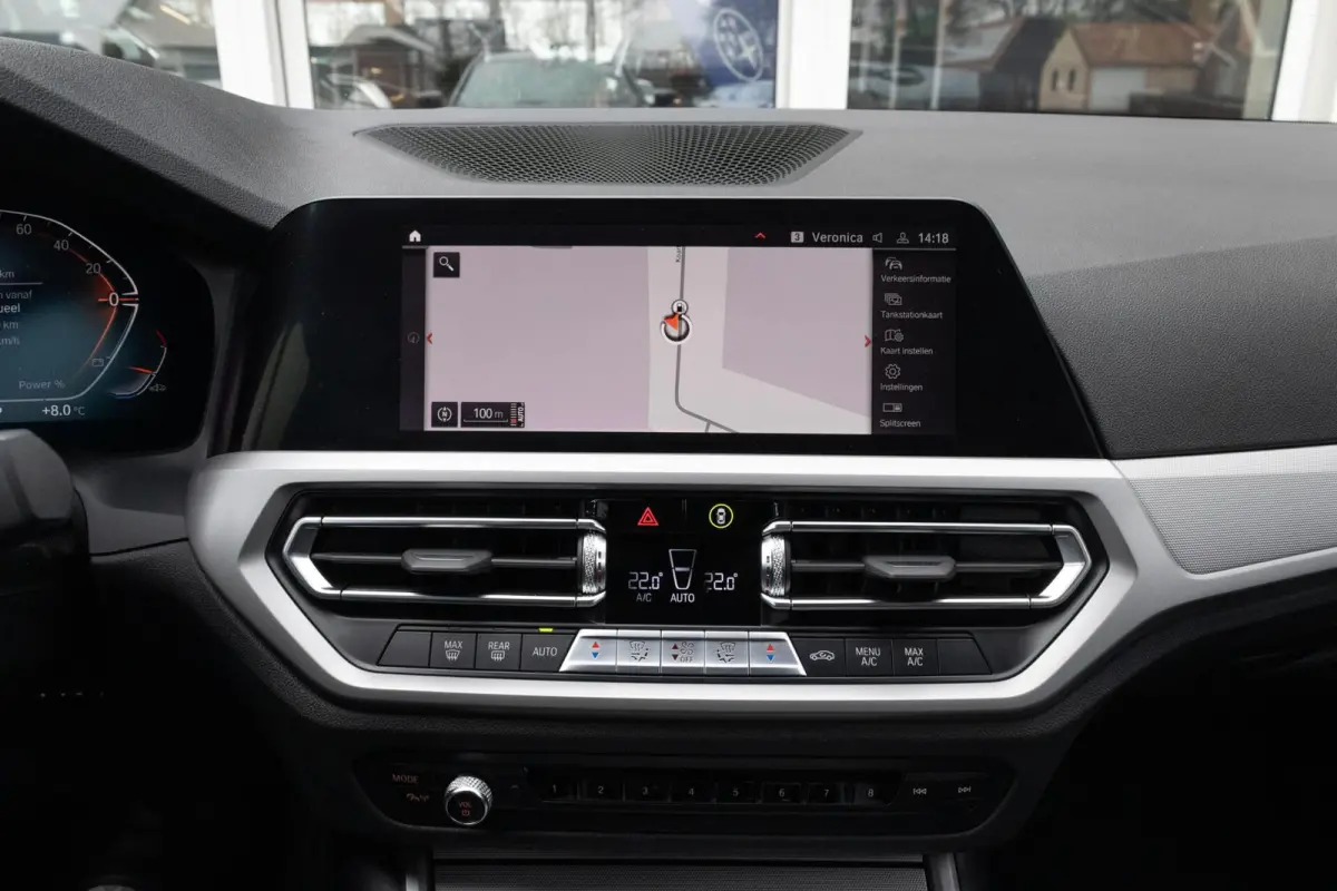 318i Business Edition | Navigatie | Apple Carplay | Lederen bekleding |