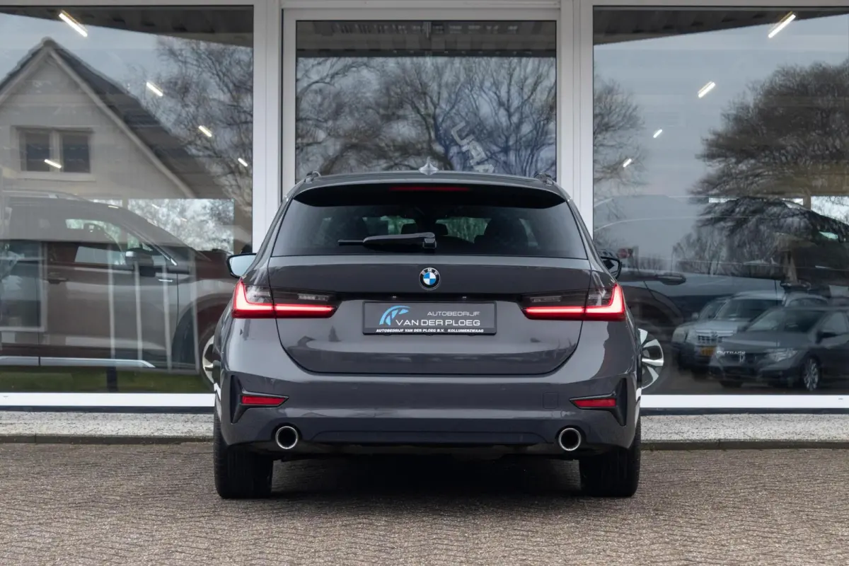 318i Business Edition | Navigatie | Apple Carplay | Lederen bekleding |