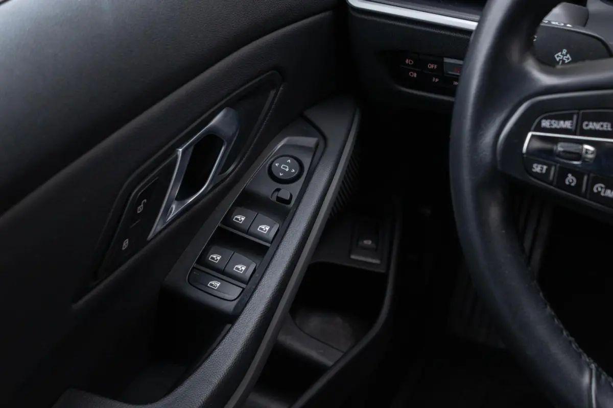 318i Business Edition | Navigatie | Apple Carplay | Lederen bekleding |