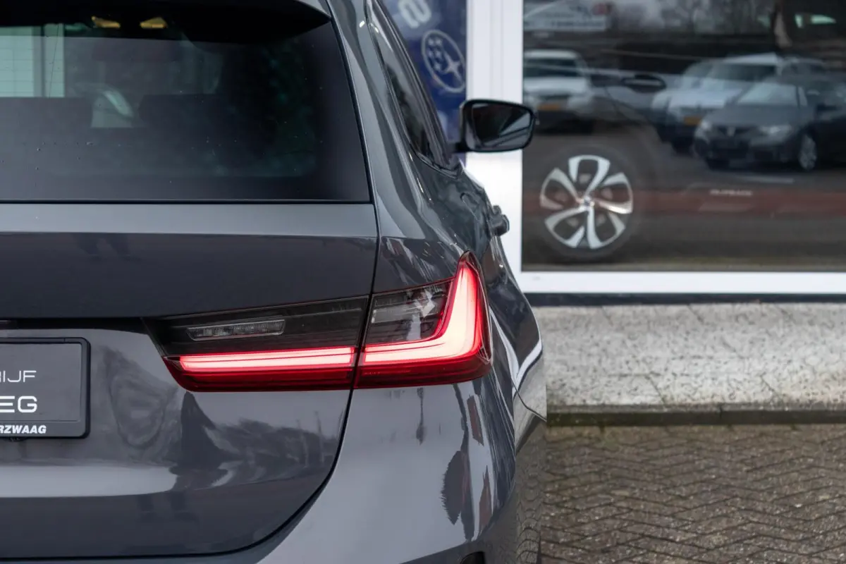 318i Business Edition | Navigatie | Apple Carplay | Lederen bekleding |