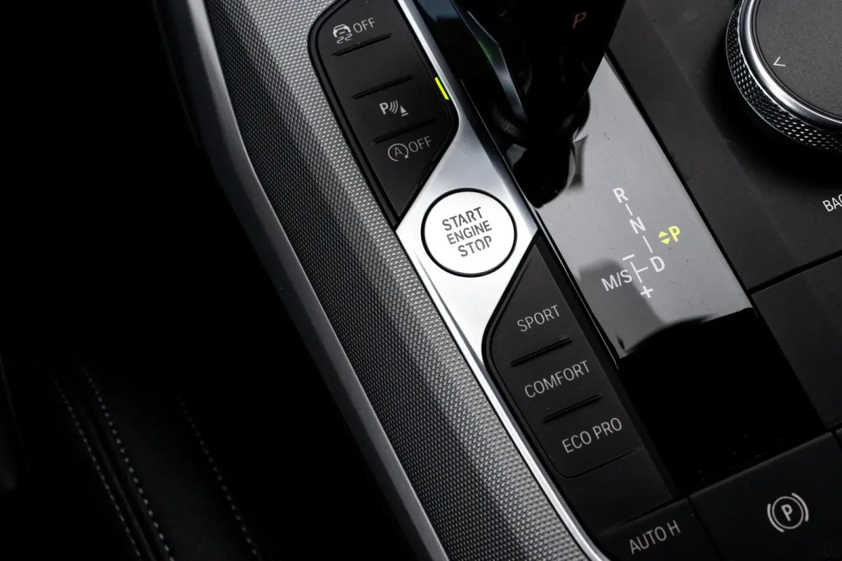 318i Business Edition | Navigatie | Apple Carplay | Lederen bekleding |