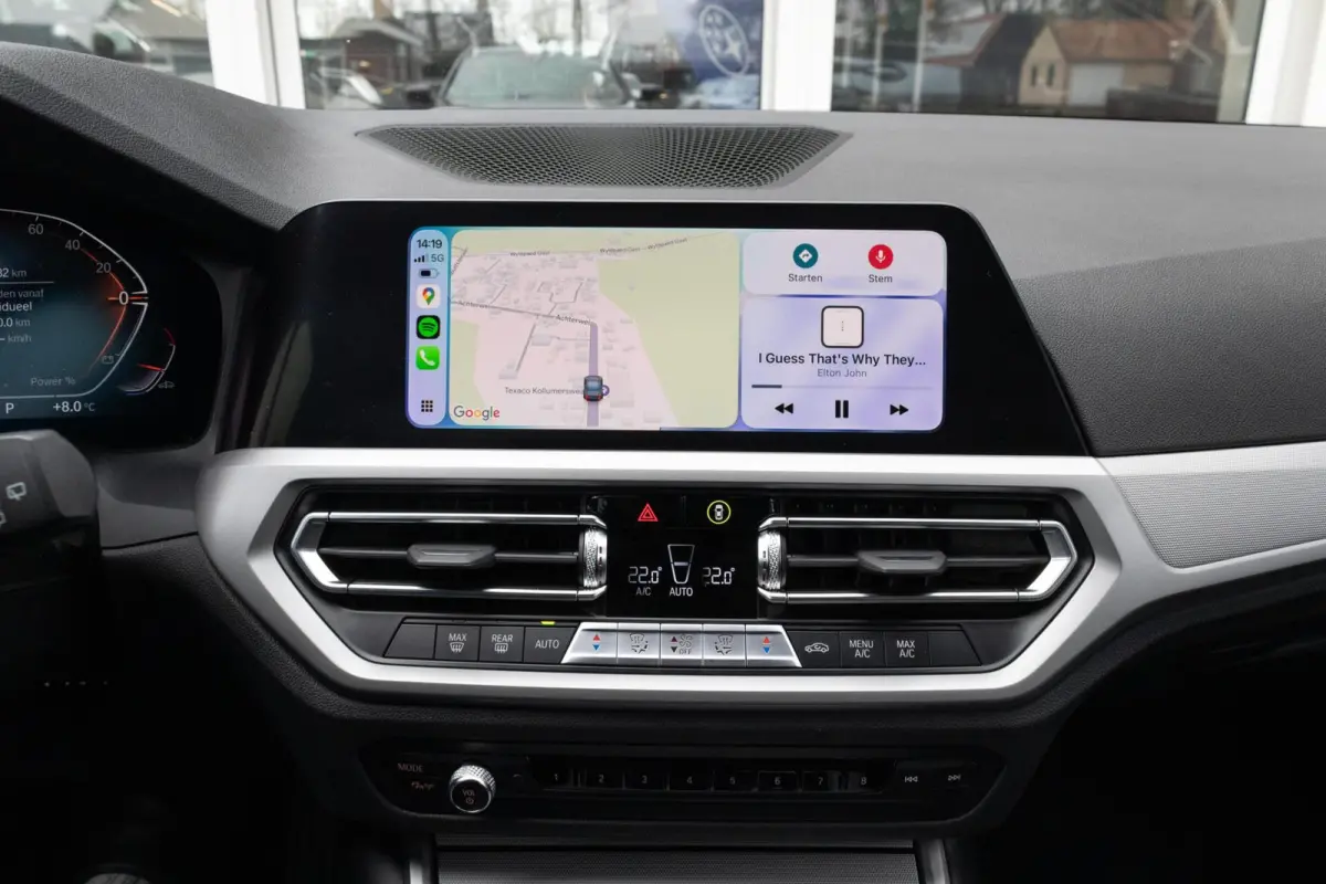 318i Business Edition | Navigatie | Apple Carplay | Lederen bekleding |