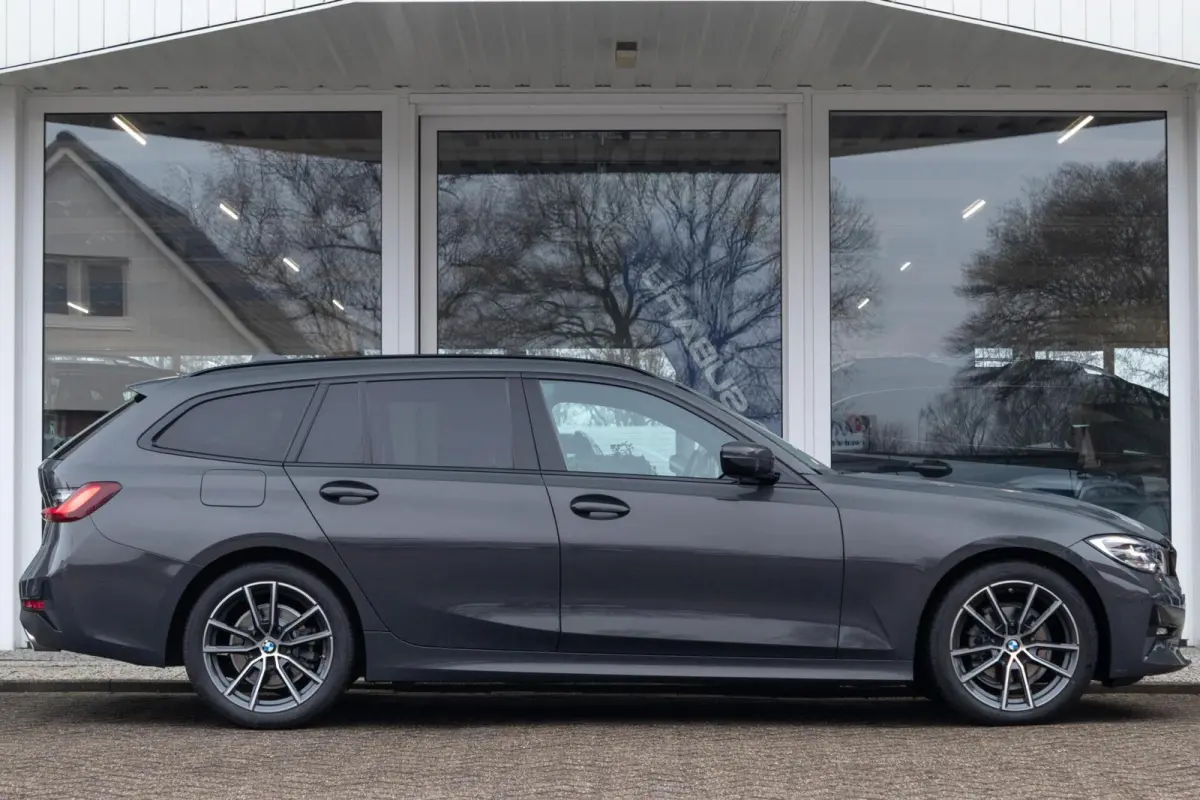 318i Business Edition | Navigatie | Apple Carplay | Lederen bekleding |