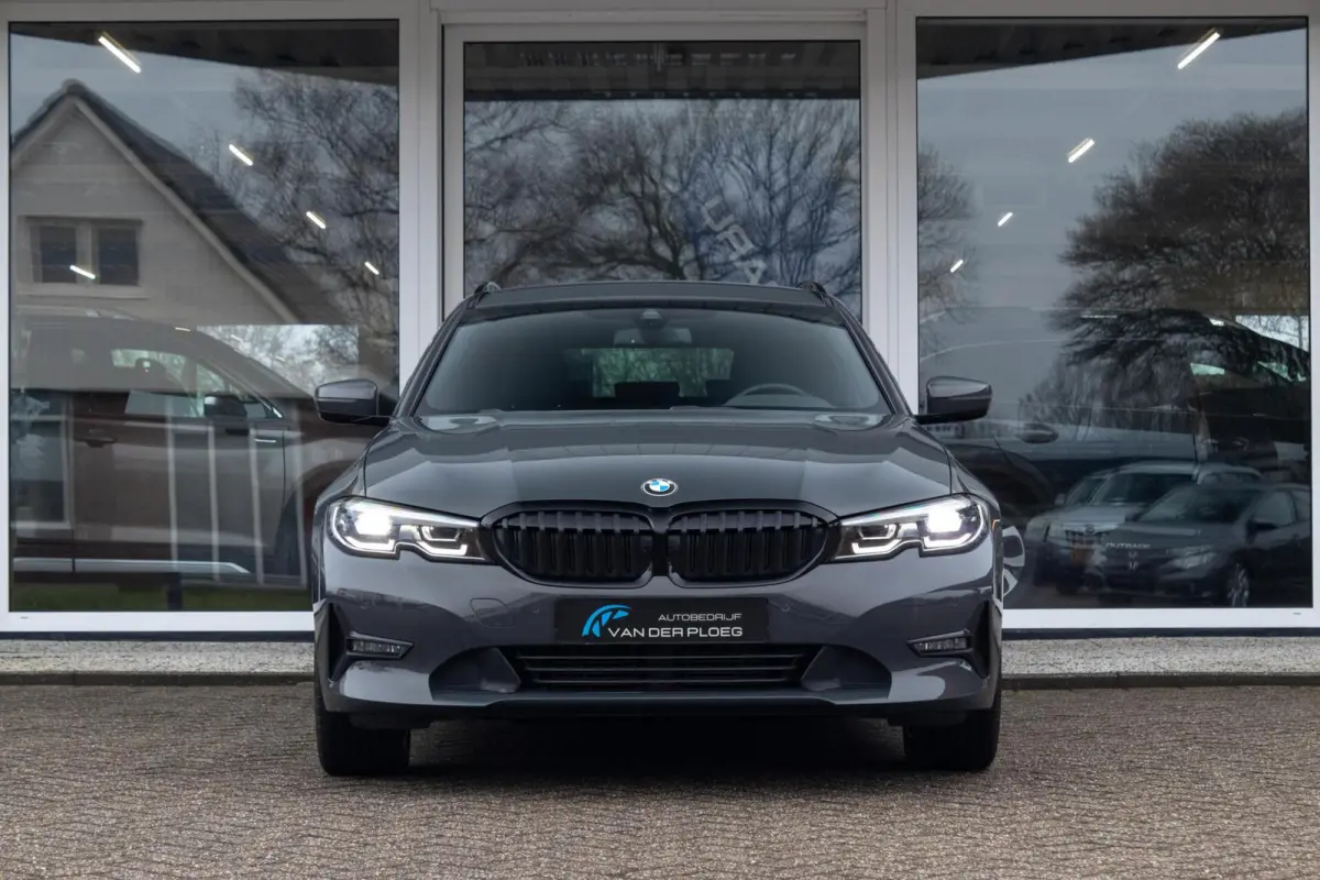 318i Business Edition | Navigatie | Apple Carplay | Lederen bekleding |