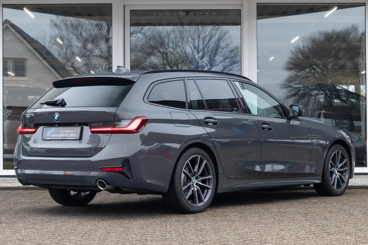 318i Business Edition | Navigatie | Apple Carplay | Lederen bekleding |