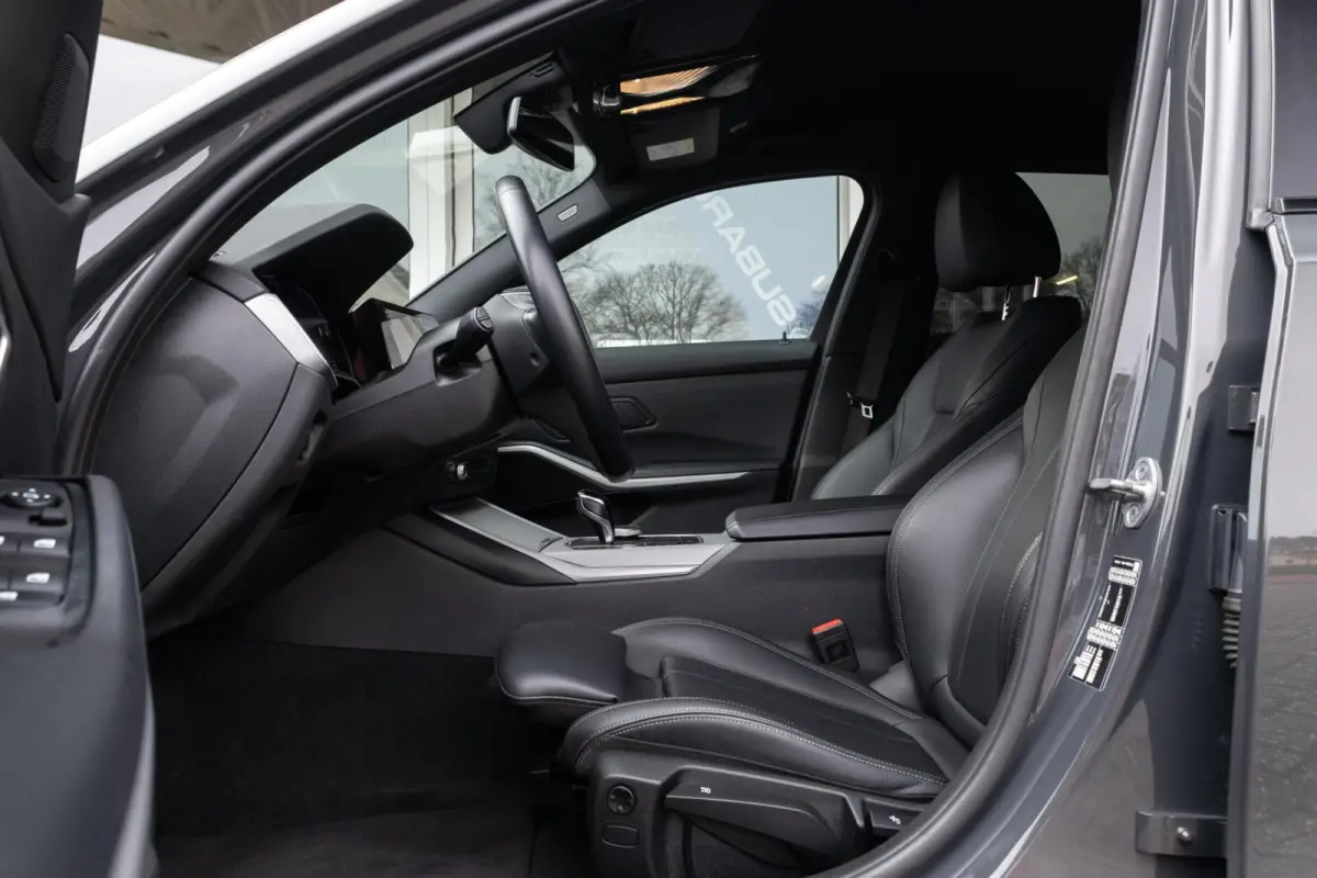 318i Business Edition | Navigatie | Apple Carplay | Lederen bekleding |