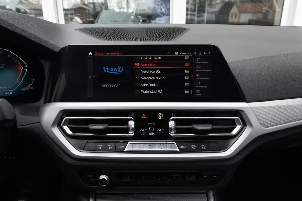 318i Business Edition | Navigatie | Apple Carplay | Lederen bekleding |