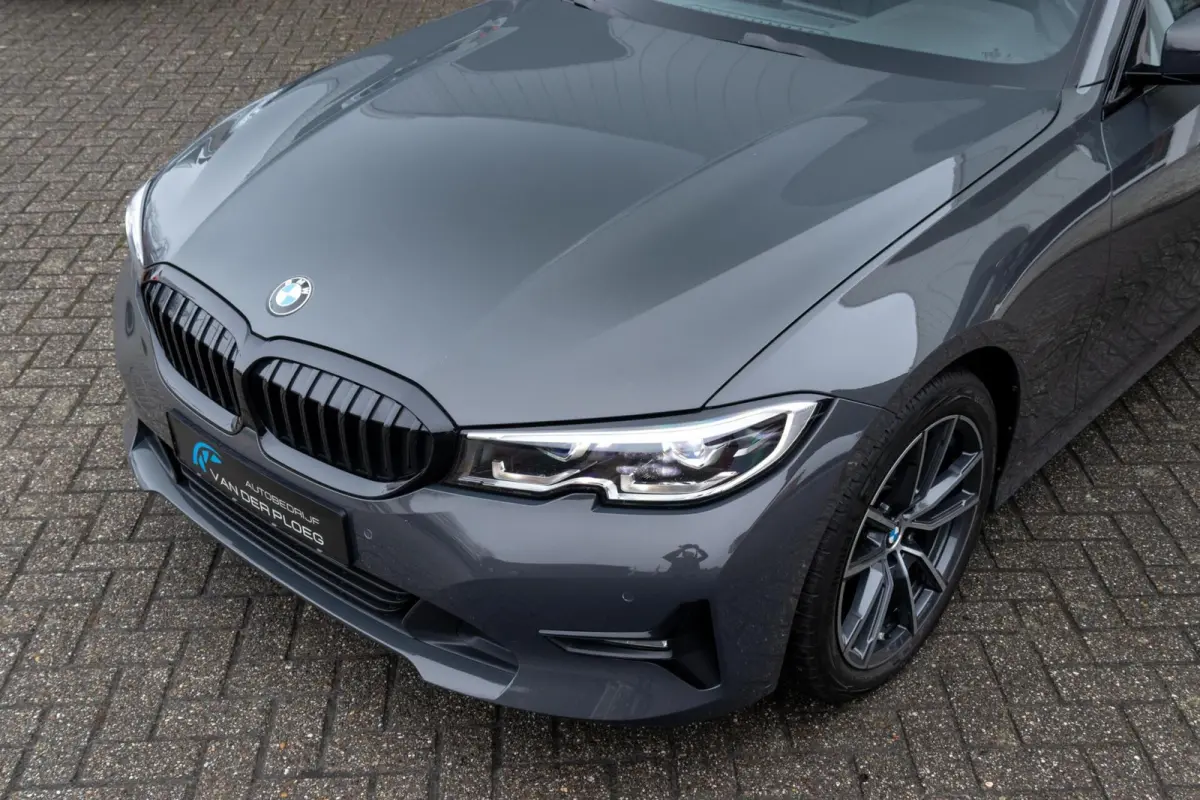 318i Business Edition | Navigatie | Apple Carplay | Lederen bekleding |