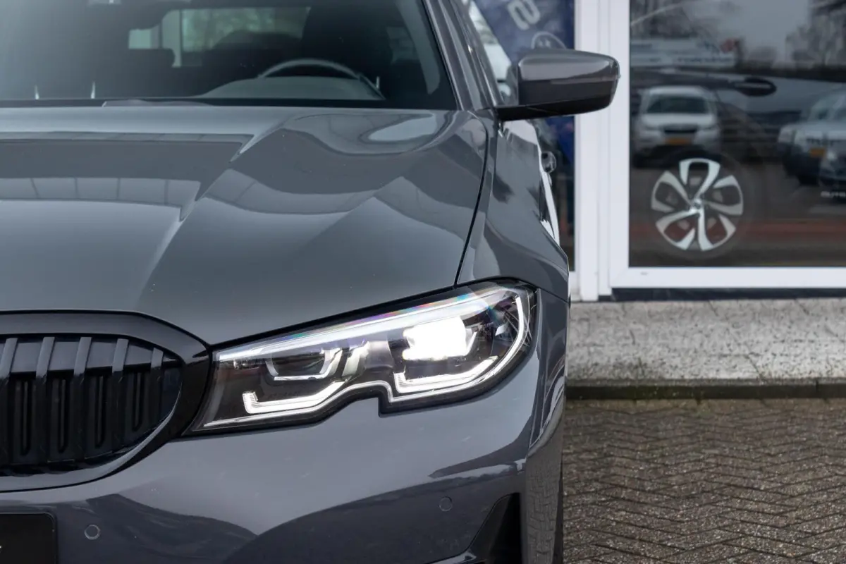 318i Business Edition | Navigatie | Apple Carplay | Lederen bekleding |