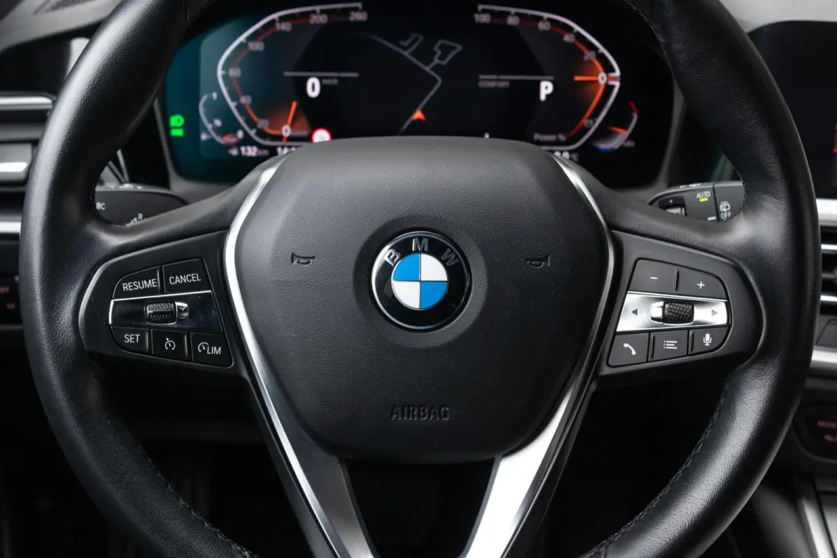 318i Business Edition | Navigatie | Apple Carplay | Lederen bekleding |
