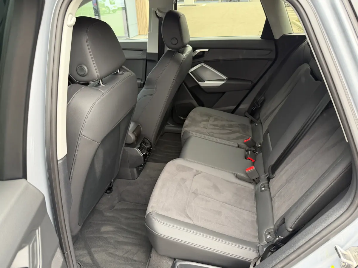 35 TFSI 150pk S-tronic Advanced | Trekhaak | Zwart optiek | Dode hoek | Keyless | Alcantara | Carplay | Rijklaar incl. Bovag garantie