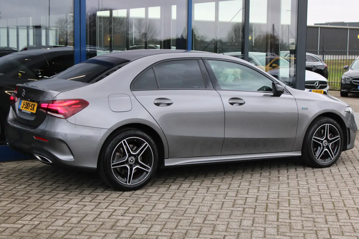 250e AUT8 AMG Limited NIGHT PAKKET SFEER DISTRONIC CARPLAY